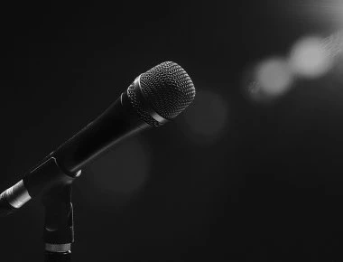 «Επί 5 χρόνια ήμουν ο πιο ακριβοπληρωμένος τραγουδιστής αλλά κερνούσα όλο το μαγαζί!» (φωτο)